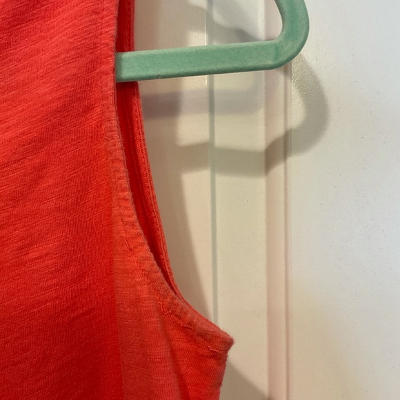 Lands End Button tank - Picture 4 of 8